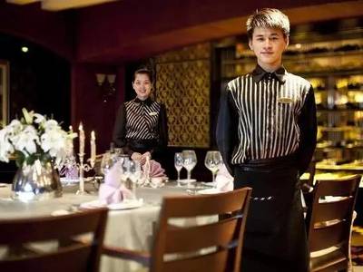 想讓員工心服口服,餐飲管理者一定要學會這3個溝通技巧!